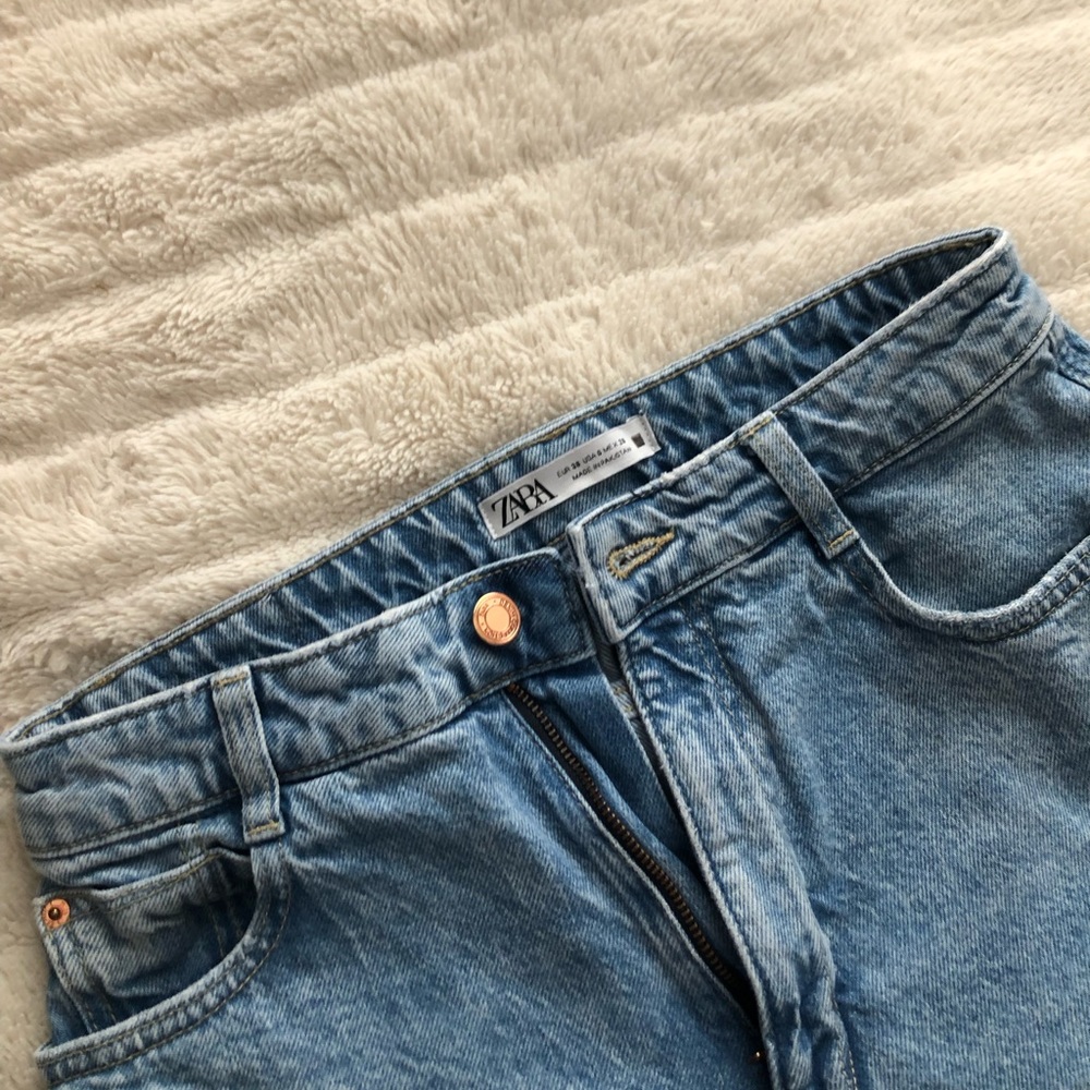 light wash blue jeans from zara